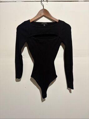 GUESS Black Knit Ribbed Long-Sleeve Cutout Bodysuit. Worn Once. Sz XS